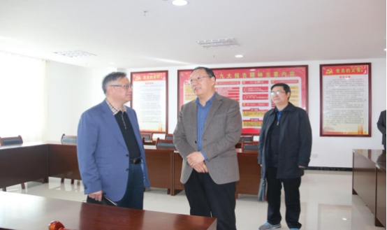 省委常委、省總工會主席馬吉孝等一行蒞臨青海物產(chǎn)集團公司視察，調(diào)研指導道路貨運企業(yè)建會、貨運司機入會等工作